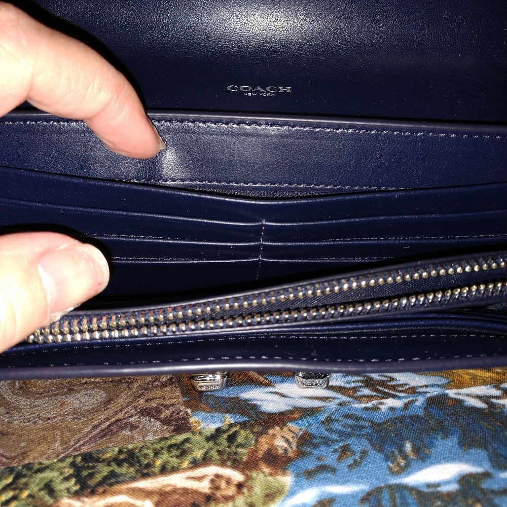 Coach Swagger Wallet - Picture 5 of 5